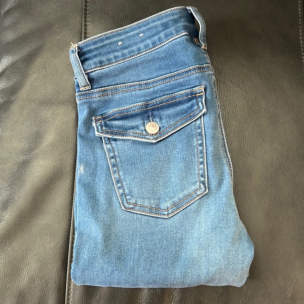 American Eagle, Skinny jean, never worn before, distressed ripped jeans.